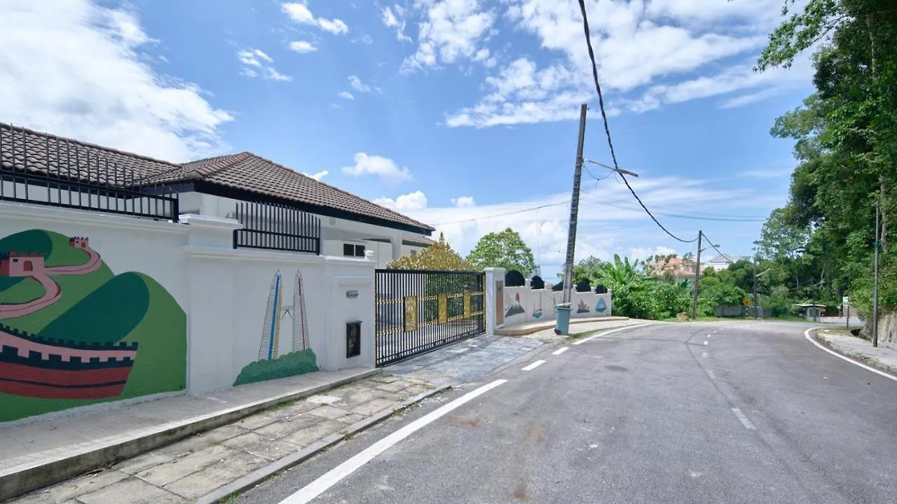 Penang Dream Banglo Sleeps 40 Tanjung Bungah  Malaysia