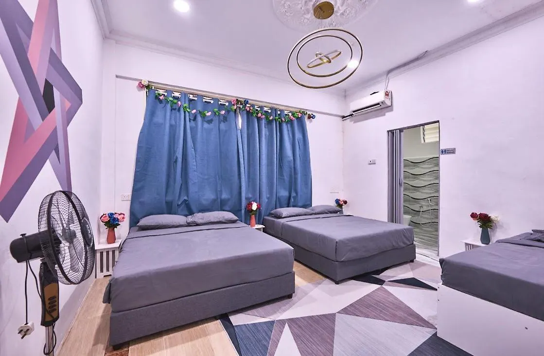Penang Dream Banglo Sleeps 40 Tanjung Bungah  Villa Tanjung Bungah (Penang)