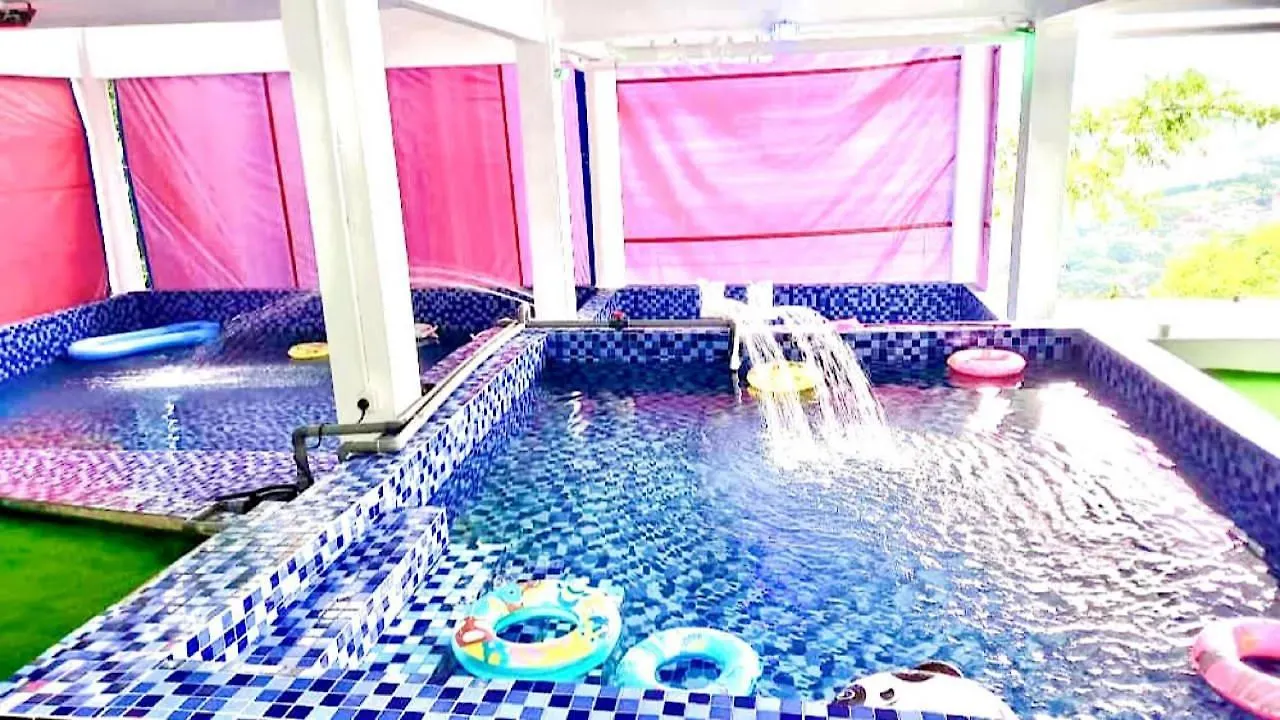 Villa Penang Dream Banglo Sleeps 40 Tanjung Bungah  Malaysia