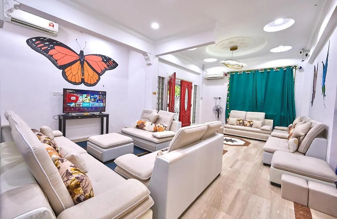 Penang Dream Banglo Sleeps 40 Tanjung Bungah  Villa