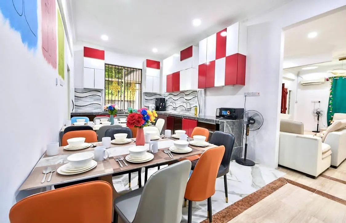 Penang Dream Banglo Sleeps 40 Tanjung Bungah  Villa Tanjung Bungah (Penang)